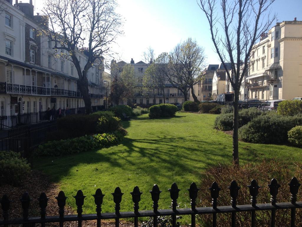 Two Top Central Beach Studios - Also Separate Spa Cabin And Watersports Brighton Oda fotoğraf