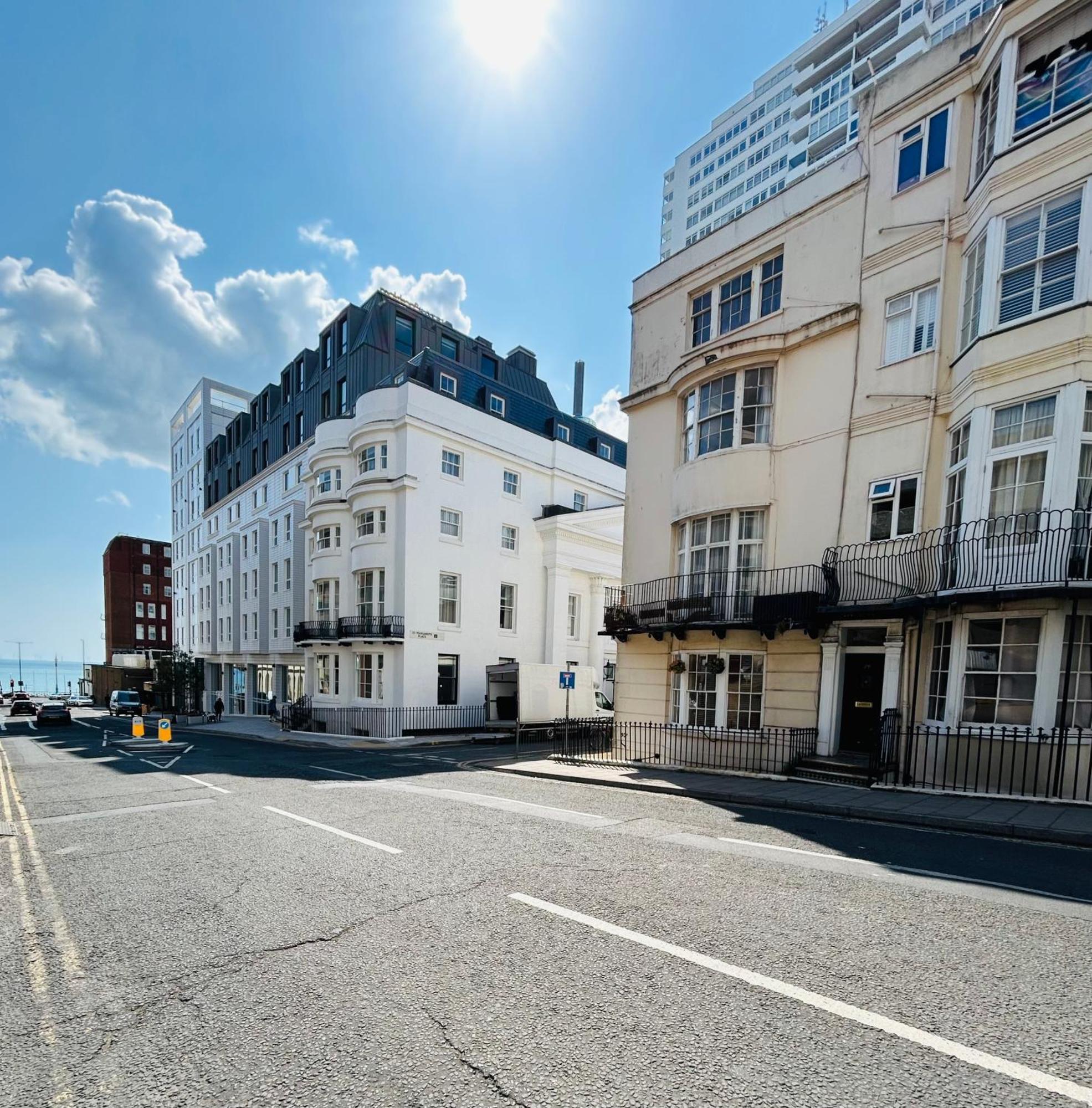 Two Top Central Beach Studios - Also Separate Spa Cabin And Watersports Brighton Dış mekan fotoğraf